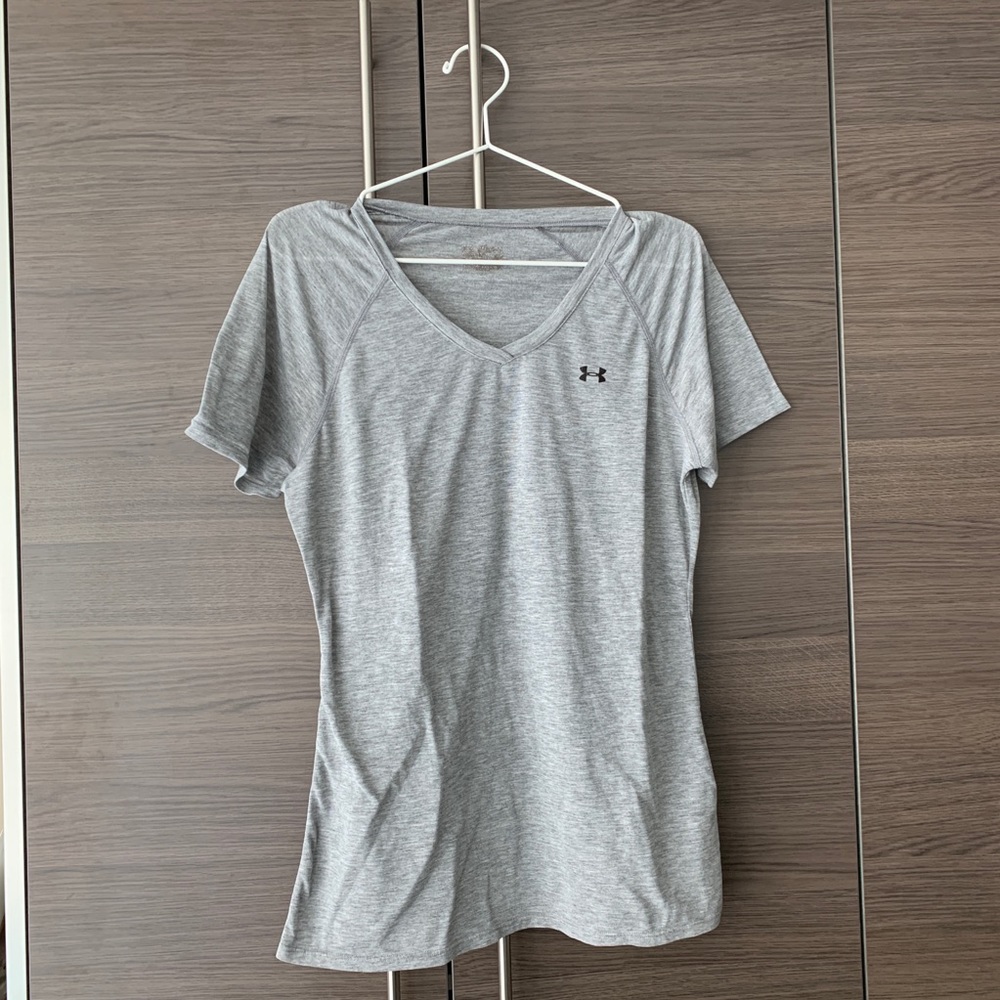 Under Armour V-neck Workout Tee